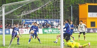 绿茵夜未央：琼中少年的绝杀之夜