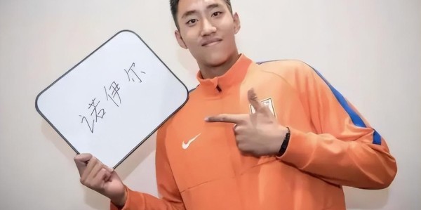 九游体育-大连英博门将位置或迎来新大鱼首秀，踢上港就将亮相，值得期待